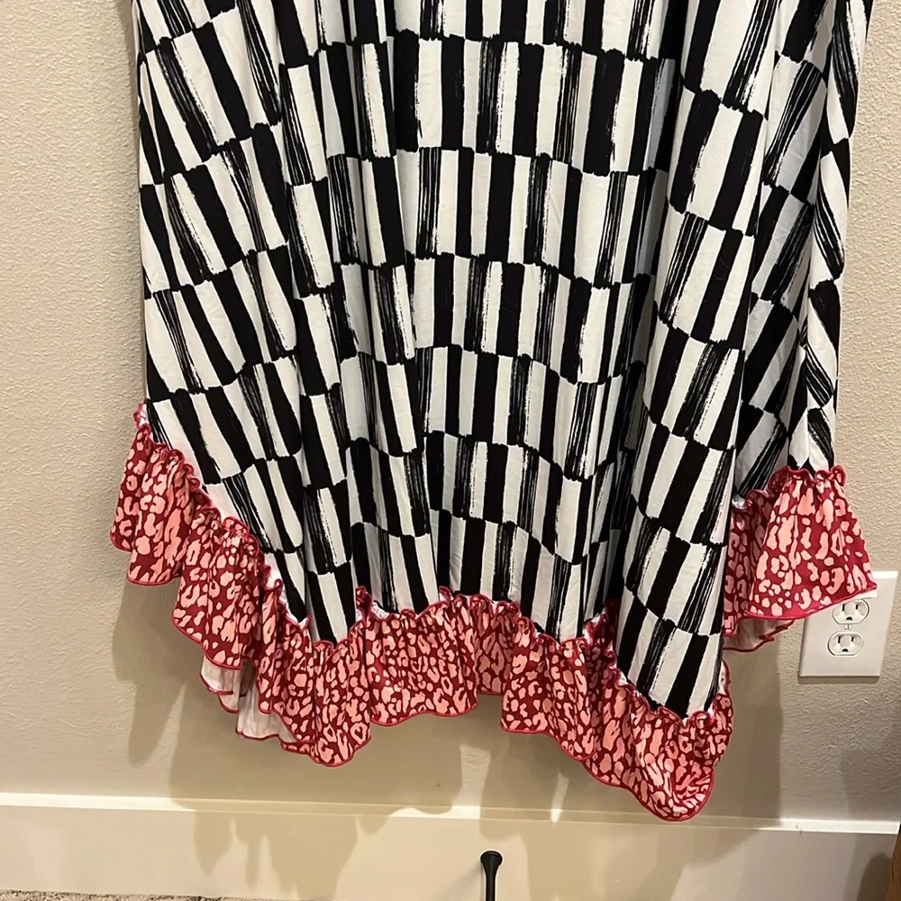 Nuggles “Kayla” dress, black/white with pink leopard sleeve, 3X - Picture 3 of 6